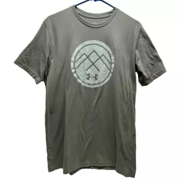 Under Armour UA Mountain Peaks T-Shirt Mens Medium Grey Cotton Blend Loose Fit - Picture 1 of 12